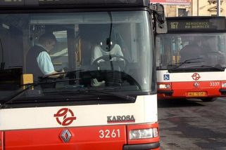 Revizor v Praze surově udeřil ženu do břicha kvůli neplatné jízdence. Oběť obvinila policii z nečinnosti – eXtra.cz